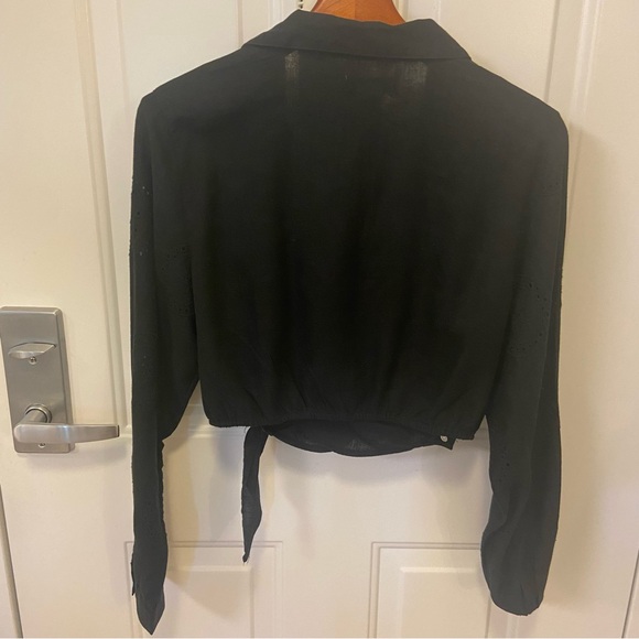 Crop Top with Eyelet on Sleeves - Picture 2 of 11